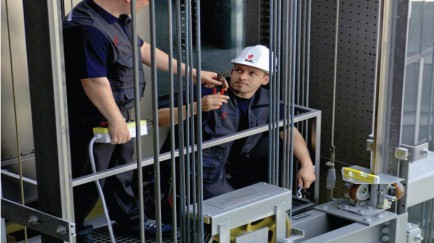 Bảo trì & sửa chữa thang máy